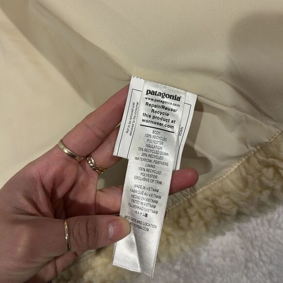 NWT Patagonia Recycled High Pile Fleece Down‎ Jacket Women Sz L In Beige - Picture 5 of 8